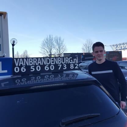 Geslaagde leerling van Autorijschool van Brandenburg
